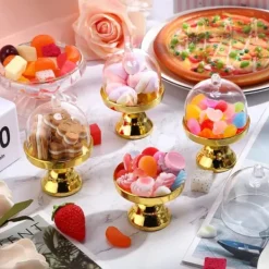 Serveringsfat & Skålar-24 stycken guldfärgade, genomskinliga mini-tårtfat i plast med kupolformade lock, dessertfat med kupolformade lock för födelsedag, bröllop, högtider, | CDON