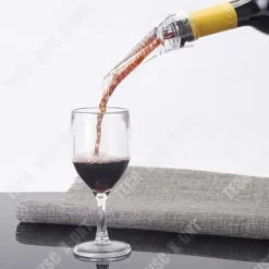 Vinluftare-Bec versörs ventil - TD® - Transparent och svart - Plast - Droppfri - Modern