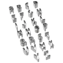 BOKSTAV OCH SIFFROR FORM TÅRKUTSNITTNING, metall, silver