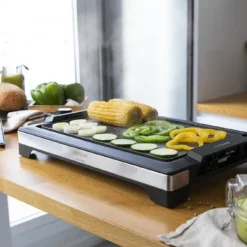 Elektriska Stekpannor & Wokar-Cecotec Electric griddle, 2000 W, with designer structure and stainless steel finish. Adjustable thermostat and non-stick plate with griddle surface, | CDON