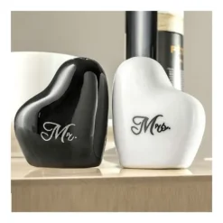 Duo saltpepparhjärta Mr and Mrs Saltkar och pepparkar