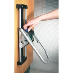 EcoPress presskross för PET-flaskor upp till 2L, monterad på vägg