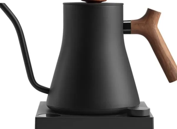 Fellow Stagg EKG PRO - vattenkokare - mattsvart med handtag i valnöt