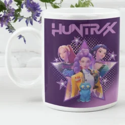 Huntrix K-Pop Mugg – Fullfärgstryck | Disksmaskinssäker | 92 mm hög