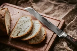 Japanska knivset med 10 Muteki-knivar i presentask. Högkolstål.