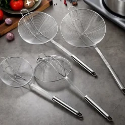 Hålslevar-Lång silsked i rostfritt stål för säker och skållningsfri köksmatlagning