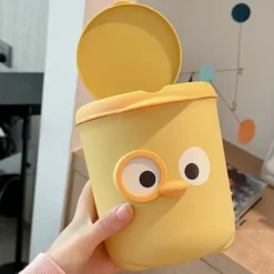 Mini papperskorg med lock Söt tecknad design Plastbänkskiva med lock för bord sängbord skrivbord kontor gul