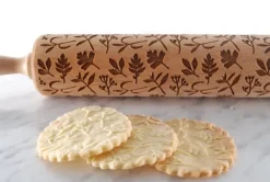 MoodForWood Träkavel, Graverad, 43 cm med Handtag, Perfekt för Bakning - Örtmönster