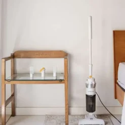 Newlux - Vitstädare med kabel, manuell och vertikal, 800W, 2L, 16.5 Kpa och F.HEPA 5m räckvidd