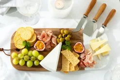 Orrefors Jernverk Ostbricka med tre knivar