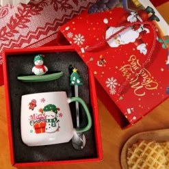 Kaffe- & Teserviser-1-pack utsökt 3D-kaffekopp i keramik med lock, julmugg, med ett sött trädmönster på handtaget