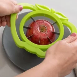 Matskalare & Urkärningsverktyg-Äppelskärare lätt att skära redskap * Mått: 17,5 x 14,5 x 4 cm * Material: rostfritt stål och PVC * Färg: al...