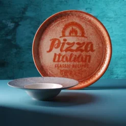 Tallrikar & Bordsserviser-Receptsamling Tegelröd pizzatallrik i porslin, diameter. 33 cm - set med 6 st.