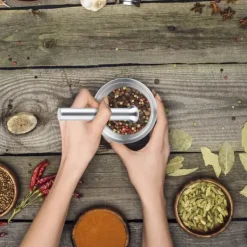 Mortlar & Mortelstötar-Relaxdays Mortel, rostfritt stål, med lock, kryddor, örter, halkfri kross, Ø 10 cm, 200 ml, grå