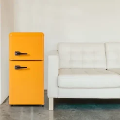 Kombinerad Kyl- & Frys-Retro-Kylskåp, Gefr. Kombi, 86.8 cm, 60L, 22L frys, 102 kWh/år, Gul, Energieklass E