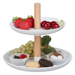 Robust tårtfat i två nivåer av plast och trä