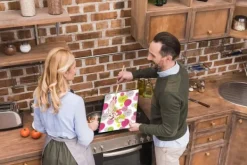 Karottunderlägg-SKÄRBRÄDA I GLAS 52x40 BLOMMOR