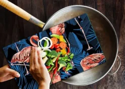 Karottunderlägg-SKÄRBRÄDA I GLAS 52x30 FLAMINGO