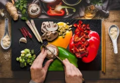 SKÄRBRÄDA I GLAS 52x30 PAPRIKA