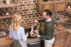 Tallrikar & Bordsserviser-SKÄRBRÄDA I GLASPLATTA 52x40 KAFFE