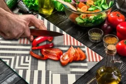 Skärbrädor-SKÄRBRÄDA I GLASPLATTA 52x40 MODERN