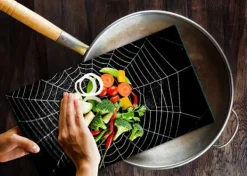 SKÄRBRÄDA I GLASPLATTA 52x30 SVART