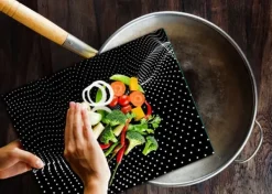 SKÄRBRÄDA I GLASPLATTA 52x40 SVART