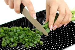 SKÄRBRÄDA I GLASPLATTA 52x40 SVART