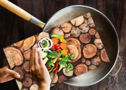 Skärbrädor-SKÄRBRÄDA I GLASPLATTA 52x30 TRÄ