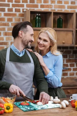 SKÄRBRÄDA I GLASPLATTA 52x30 VÅG