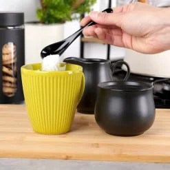 Serveringsfat & Skålar-Sockerskål och gräddkanna, svart porslin, 3 delar.