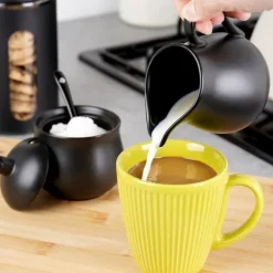 Serveringsfat & Skålar-Sockerskål och gräddkanna, svart porslin, 3 delar.