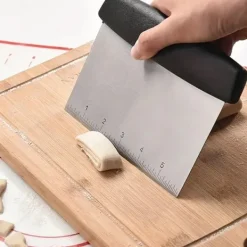 Köksskrapor-Spatel, skrapa för kakor och pajer 15 cm med skala och handtag