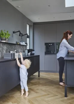 HomeSafety Spisar-Spisskydd SafetyStoveguard Jasmine XL 57-93 cm