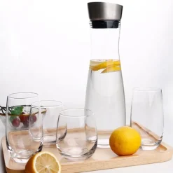 Transparent akryl juicekanna med lock - 1,2L kapacitet