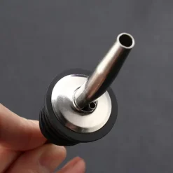 Vinhällarmunstycke i rostfritt stål Vinflaskpropp Pourer Nozzle